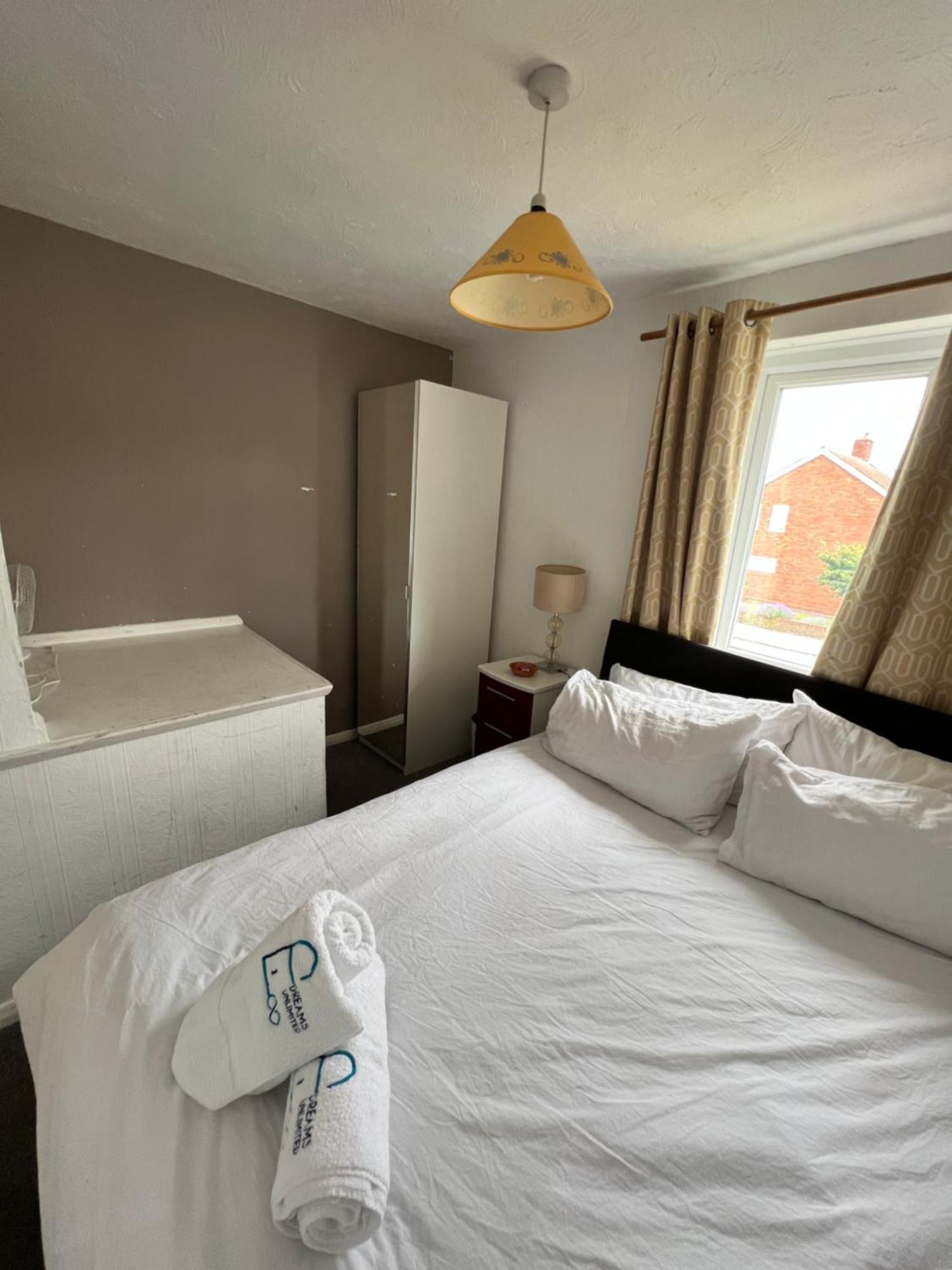Sm Dreams Unlimited Serviced Accommodation- Stanwell-Staines-Heathrow Zewnętrze zdjęcie