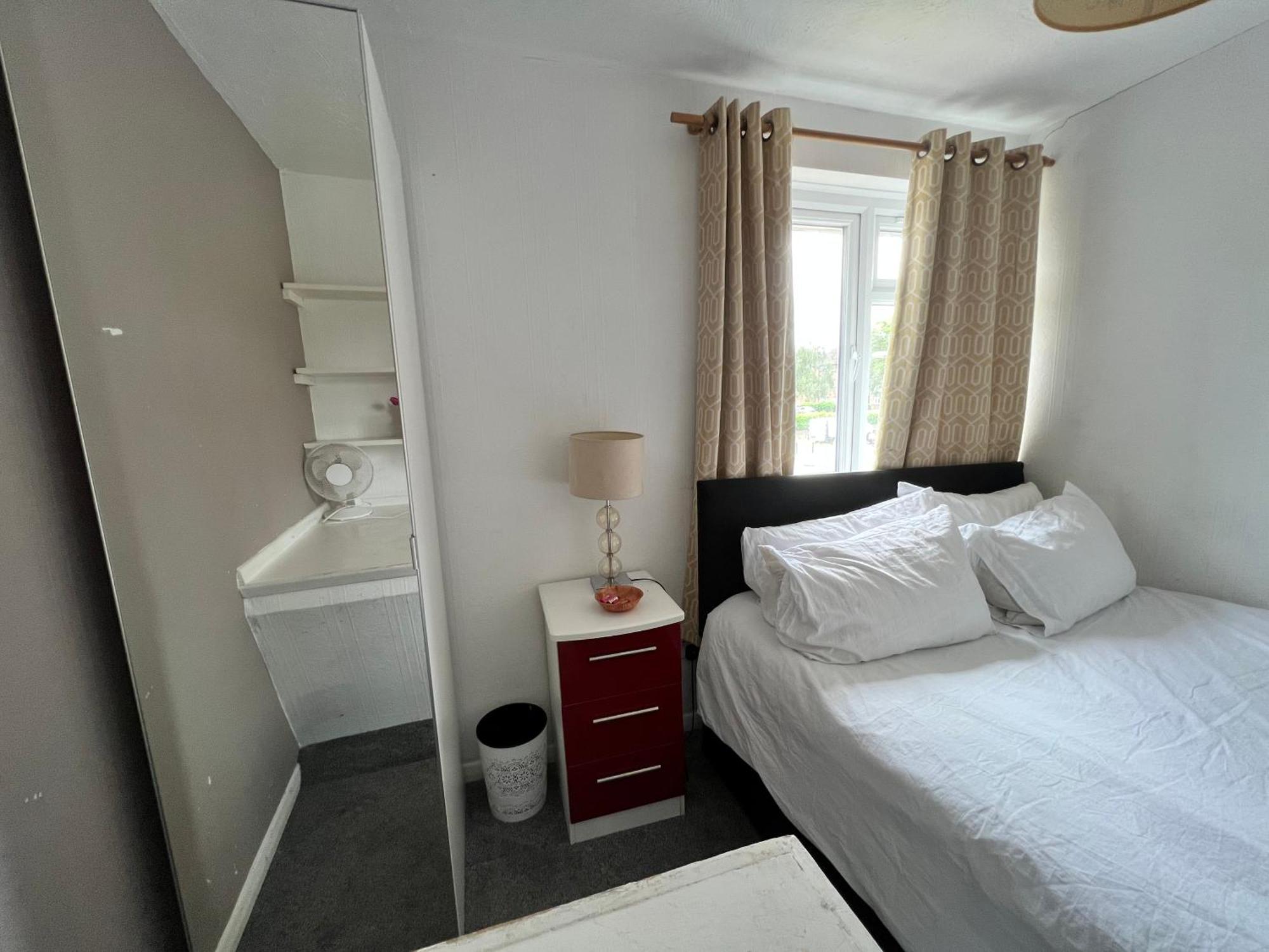 Sm Dreams Unlimited Serviced Accommodation- Stanwell-Staines-Heathrow Zewnętrze zdjęcie